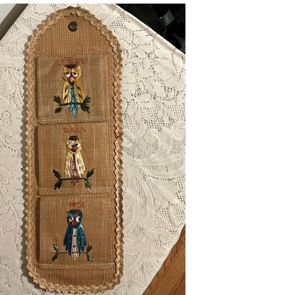 Vintage Woven Straw Owl Mail Organizer Wall Hanging 3 Pocket Raffia Boho 70s